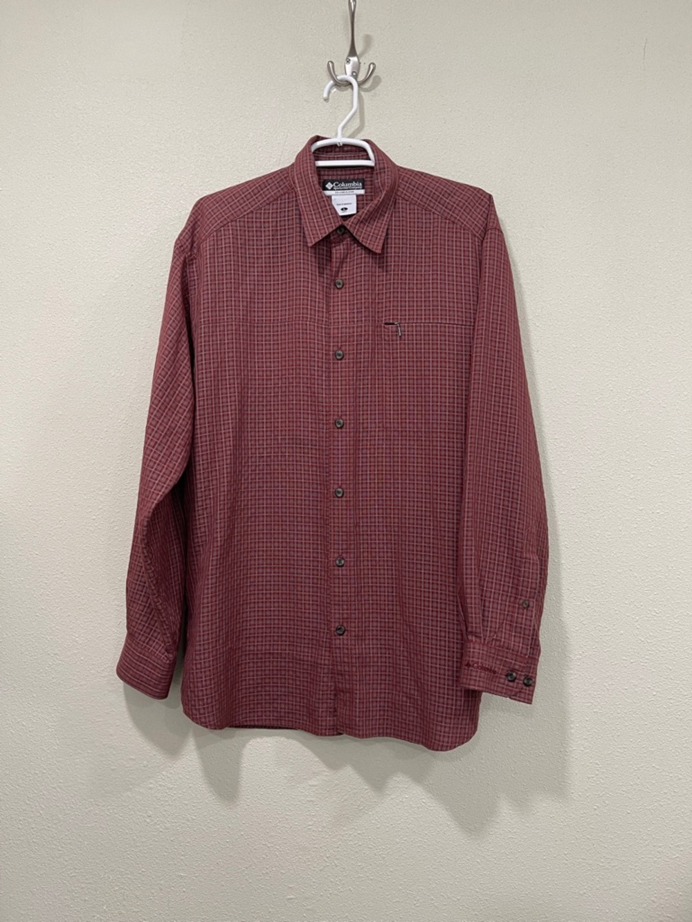 Columbia Sportswear men’s Burgundy Plaid Long-Sleeve Button-Down Shirt Large